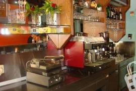 Café - Commercial establishment with 80m² on the outskirts of the city