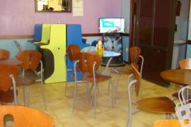 Café - Commercial establishment with 80m² on the outskirts of the city