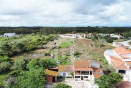 Moradia T4 com 8 415m2 de terreno em Reguengo Grande, Lourinhã