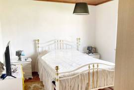 Moradia T4 com 8 415m2 de terreno em Reguengo Grande, Lourinhã