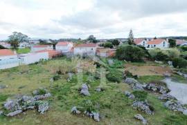 Moradia T4 com 8 415m2 de terreno em Reguengo Grande, Lourinhã