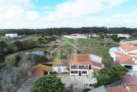 Moradia T4 com 8 415m2 de terreno em Reguengo Grande, Lourinhã