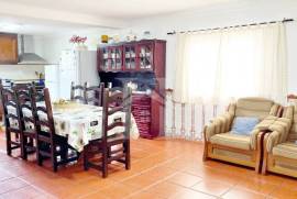 Moradia T4 com 8 415m2 de terreno em Reguengo Grande, Lourinhã