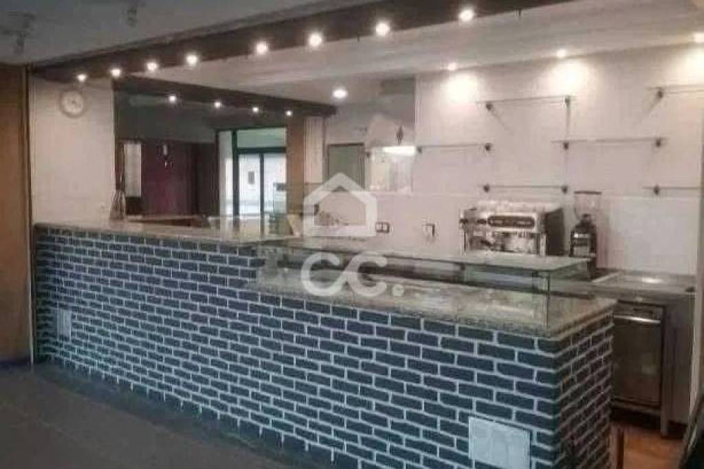 Commercial property Paredes Gandra