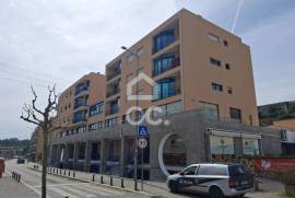 Commercial property Paredes Gandra