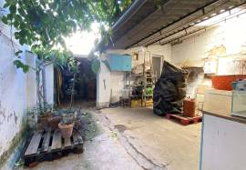 Central house in Don Benito with patio and many possibilities