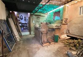 Central house in Don Benito with patio and many possibilities