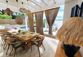 Modern 3-bed Mediterranean Living in Vale de Judeu