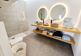 Modern 3-bed Mediterranean Living in Vale de Judeu