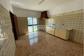 Detached 4 bedroom bank house with 3 floors and 313 m2 of land located near Assentiz in Torres Novas