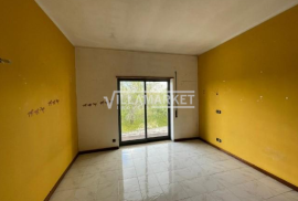 Detached 4 bedroom bank house with 3 floors and 313 m2 of land located near Assentiz in Torres Novas