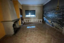 Detached 4 bedroom bank house with 3 floors and 313 m2 of land located near Assentiz in Torres Novas