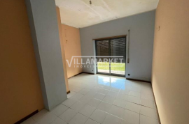 Detached 4 bedroom bank house with 3 floors and 313 m2 of land located near Assentiz in Torres Novas