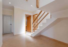 3 bedroom villa consisting of 2 floors with 435 m2 of land located in Cercados, 13 kms from Tavira