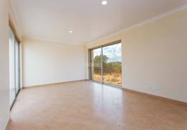 3 bedroom villa consisting of 2 floors with 435 m2 of land located in Cercados, 13 kms from Tavira