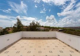 3 bedroom villa consisting of 2 floors with 435 m2 of land located in Cercados, 13 kms from Tavira