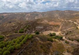 3 bedroom villa consisting of 2 floors with 435 m2 of land located in Cercados, 13 kms from Tavira
