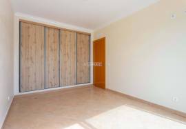 3 bedroom villa consisting of 2 floors with 435 m2 of land located in Cercados, 13 kms from Tavira