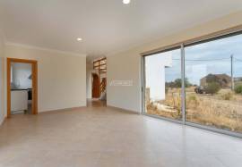 3 bedroom villa consisting of 2 floors with 435 m2 of land located in Cercados, 13 kms from Tavira