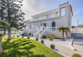 Luxury Villa with 7 Bedrooms, Pool and Large Basement in Escaxinas - Almancil