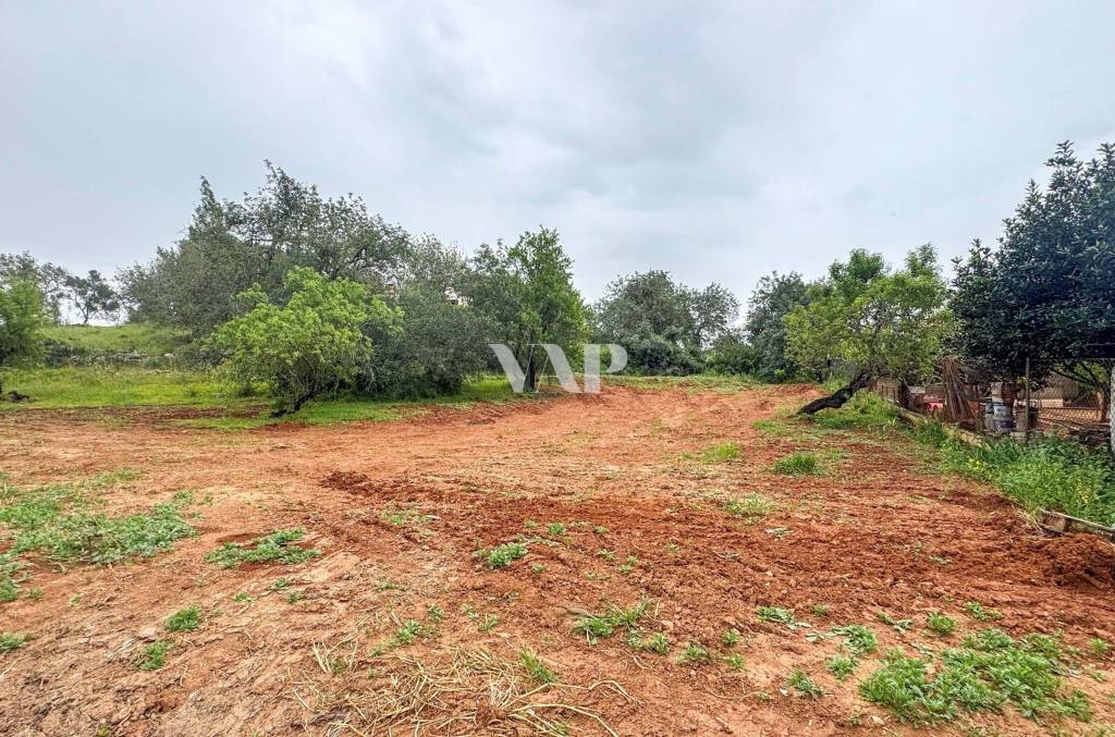 Building Land, Almancil