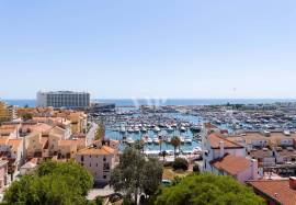 Commercial space in the marina of Vilamoura