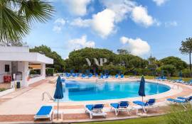 Renovated 0+1 bedroom apartment inserted in a gated community in Quinta do Lago