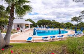 Renovated 0+1 bedroom apartment inserted in a gated community in Quinta do Lago