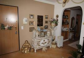 2 bedroom apartment with garage in central area of Tunis