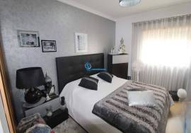2 bedroom apartment with garage in central area of Tunis