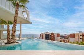 Luxury 3 Bed Apartment For Sale in El Higueron Resort Fuengirola