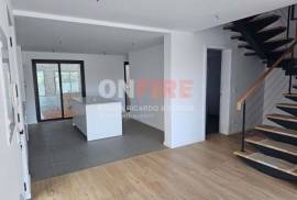 New 3 Bedroom House in Private Condominium | Câmara de Lobos