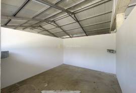 Boxes, riding arena and horse facilities