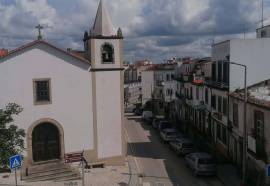 House to Refurbish in the Heart of the City.