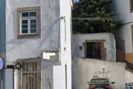 House to Refurbish in the Heart of the City.