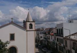 House to Refurbish in the Heart of the City.