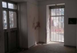 House to Refurbish in the Heart of the City.