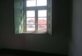 House to Refurbish in the Heart of the City.