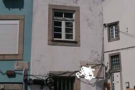 House to Refurbish in the Heart of the City.