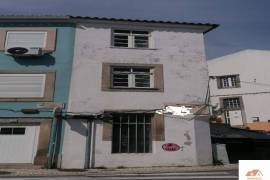 House to Refurbish in the Heart of the City.
