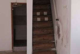 House to Refurbish in the Heart of the City.