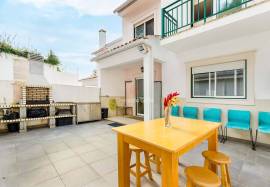 Sea View Villa in Nazaré – A Tranquil Refuge