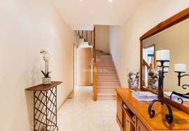 Sea View Villa in Nazaré – A Tranquil Refuge