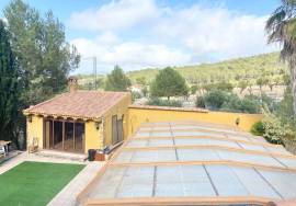 FOR RENT from 15 June 2025 to 15 May 2026 FINCA in CASTALLA (Alicante).