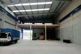 Warehouse for rent in the Subillabide Industrial Estate