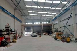 Warehouse for rent in the Subillabide Industrial Estate