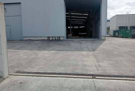 Warehouse for rent in the Subillabide Industrial Estate