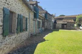 For Sale 3 Renovated Houses with 2 barns, 1km from Magnac Laval 87