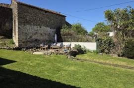 For Sale 3 Renovated Houses with 2 barns, 1km from Magnac Laval 87