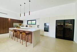 Magnificent Villa, Swimming Pools, Outbuilding and Panoramic View